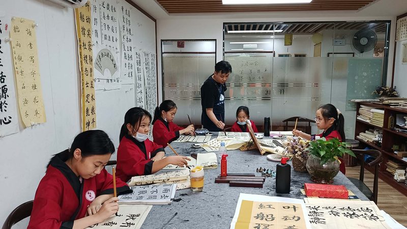 选址原则：贴近目标学员，交通便利