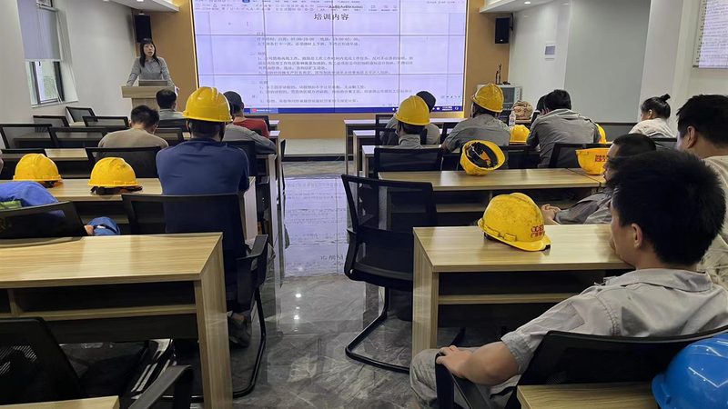 行业背景：消防工程师职业的兴起与培训需求