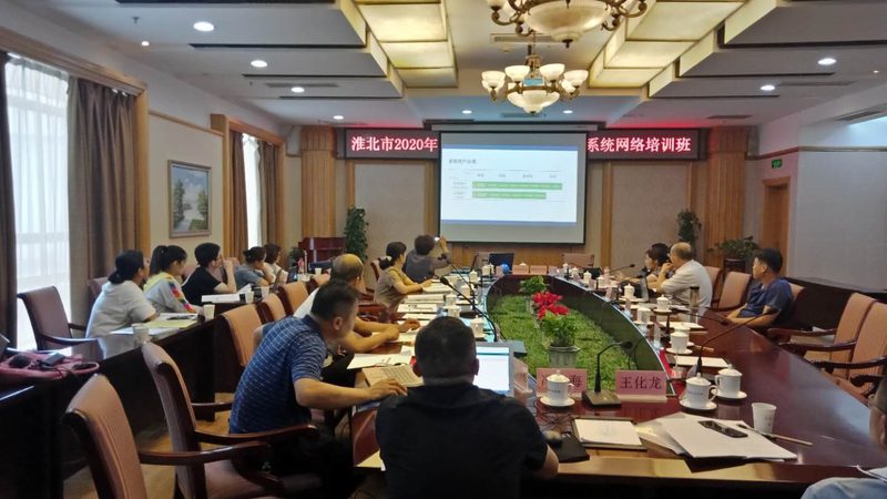报考心理咨询师需要具备一定的学历要求。根据不同级别，学历要求如下：